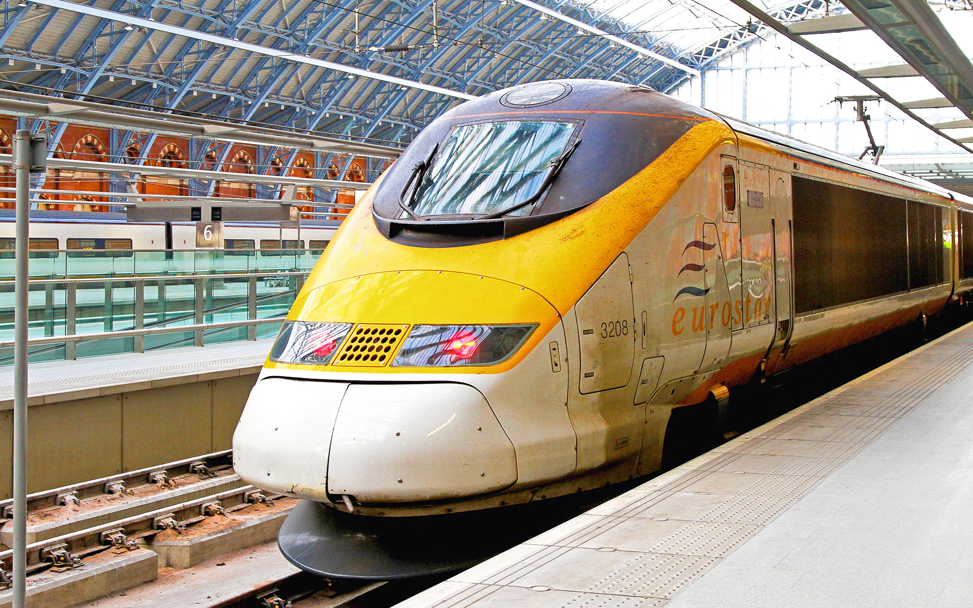Eurostar has announced a new service from London to Lyon and Marseille starting in 2015 which will create new travel opportunities for travellers bound for the Mediterranean (photo © Baloncici).